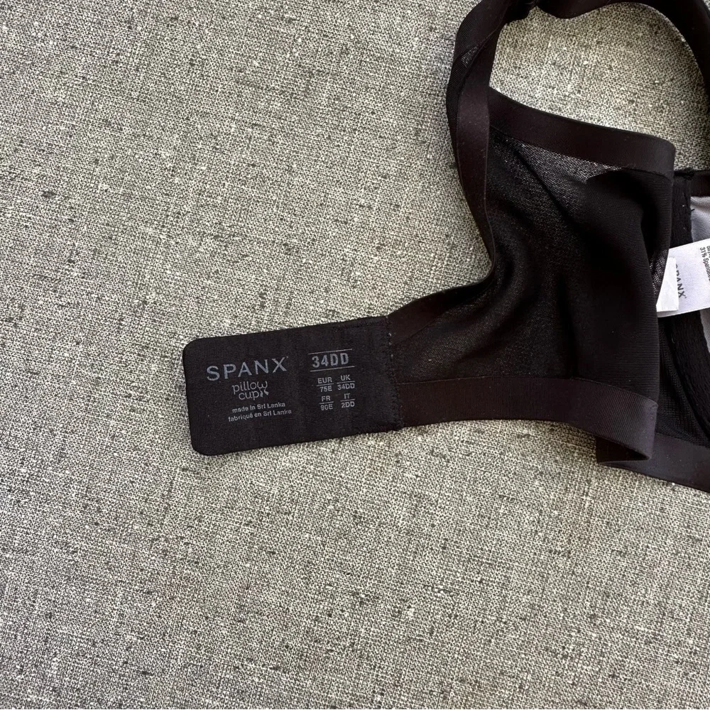 Spanx by Sara Blakely Black Underwire Bra Full Coverage Pillow Cup, Size 34DD